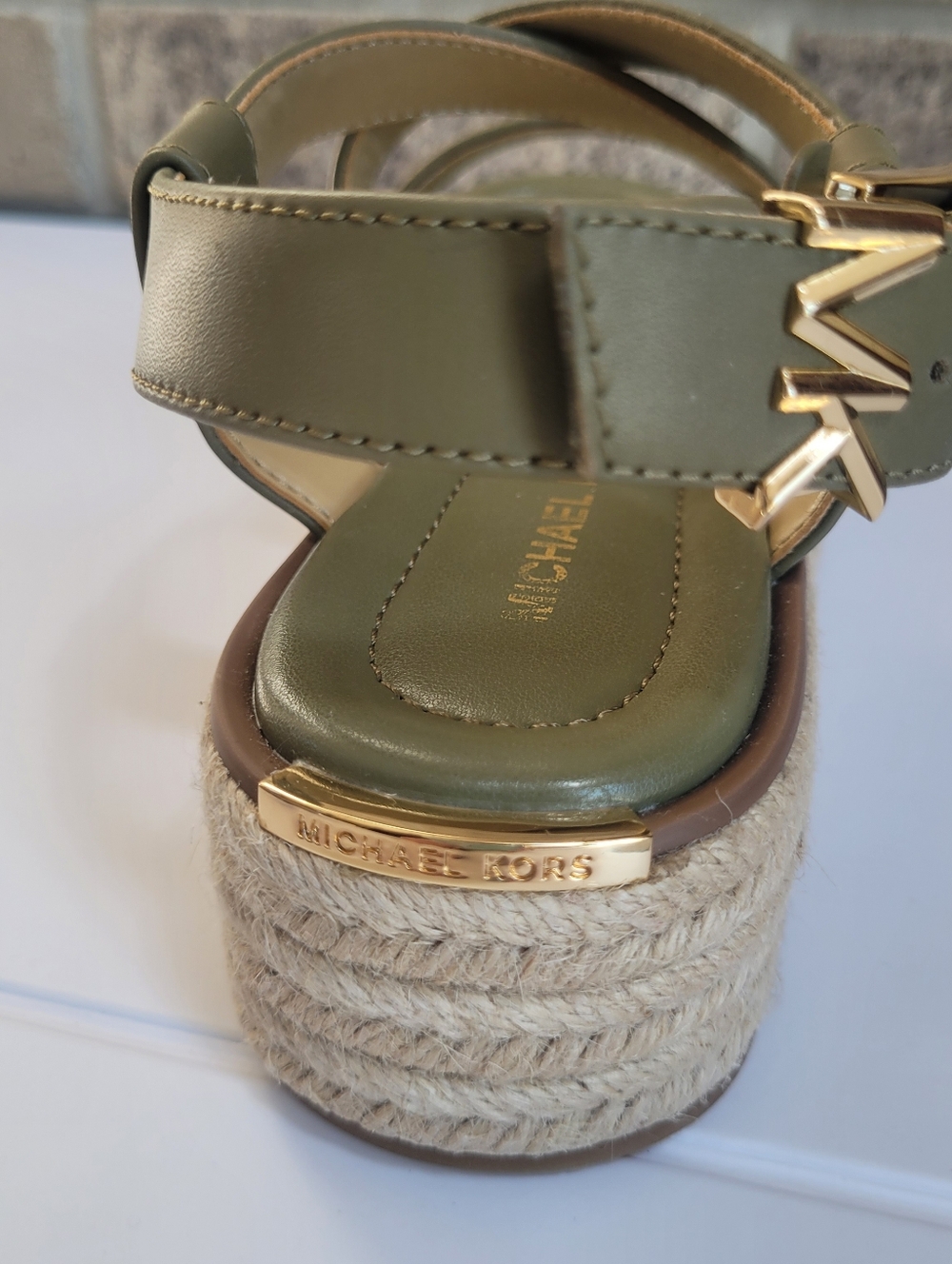 *NWOT* MICHAEL Kors Women's Lynn Buckle Espadrille Leather Sandals 5M - Picture 6 of 10